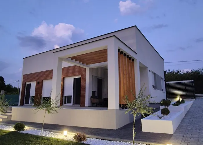 Casa Toleni Vila Bacevac