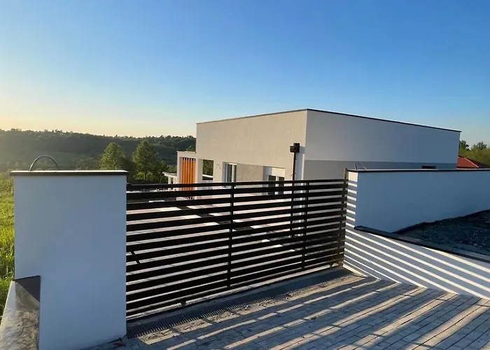 Casa Toleni * Bacevac