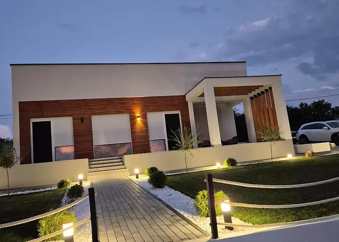 Casa Toleni * Bacevac